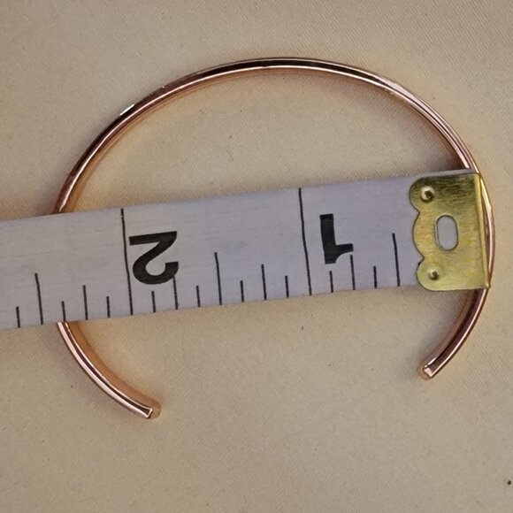 Live What You Love Inspirational Bangle Bracelet - Picture 6 of 6